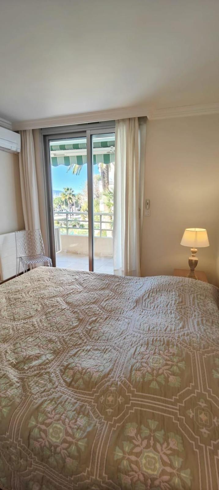 50 M Cocoon Of With A Common Shared Pool Apartment *