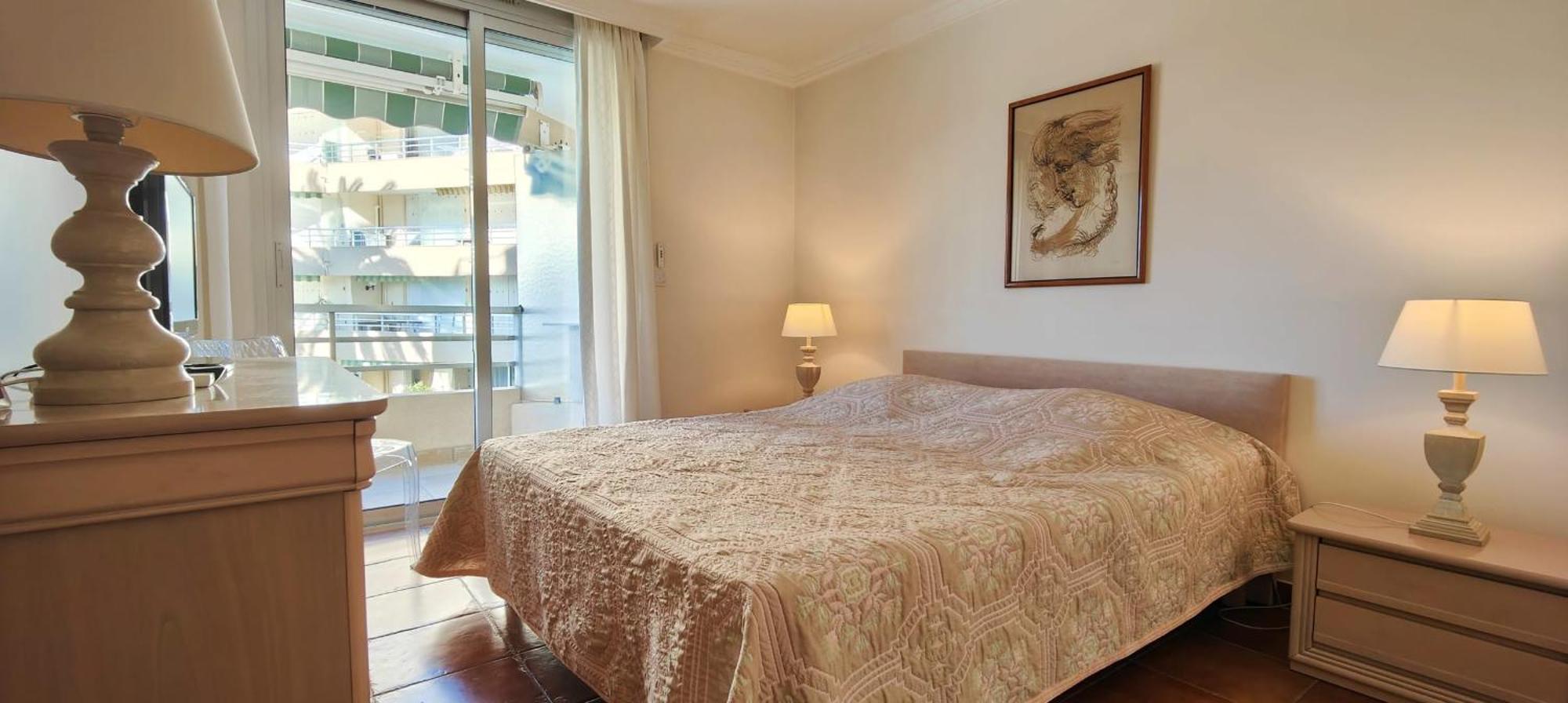 50 M Cocoon Of With A Common Shared Pool Appartement Saint-Raphaël