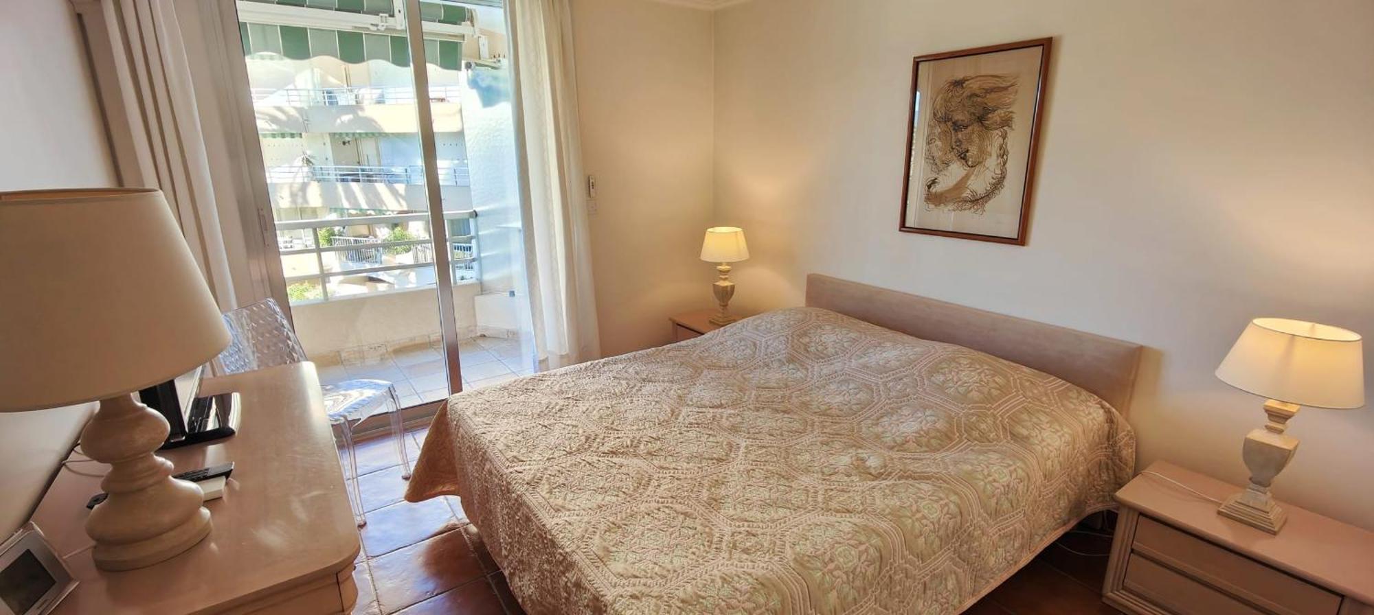 50 M Cocoon Of With A Common Shared Pool Saint-Raphael (Var)